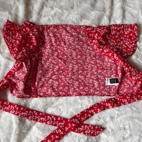 Shein Ladies Red White Floral Crop Wrap Top V-Neck Short Sleeve Blouse Size XS - Picture 2 of 9